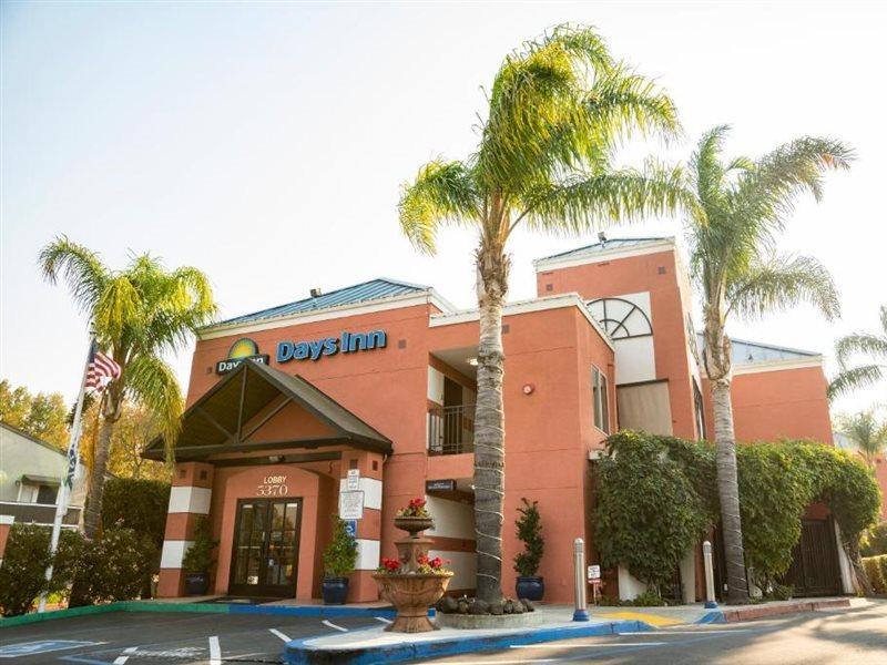 Days Inn By Wyndham Concord Luaran gambar