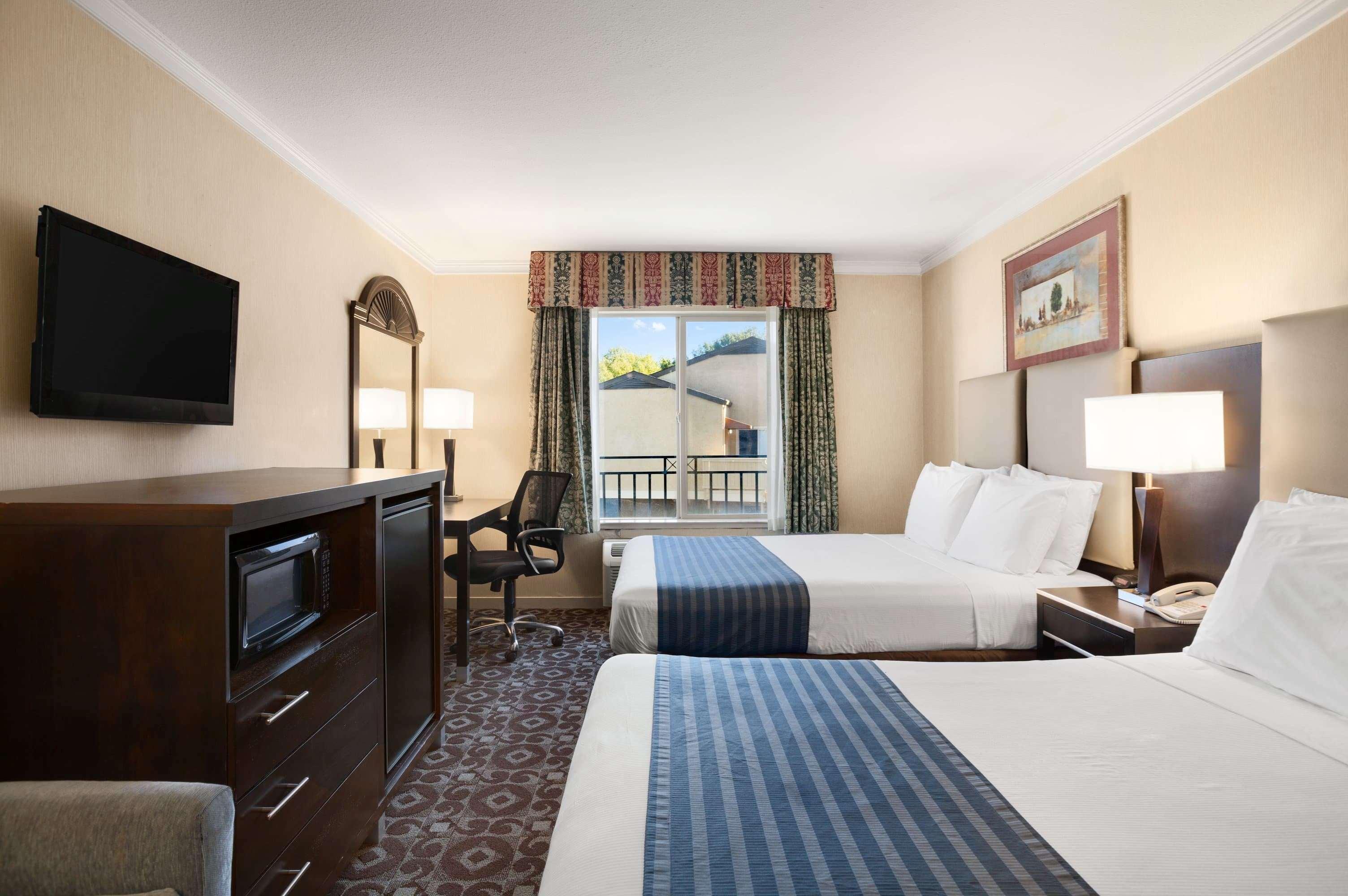 Days Inn By Wyndham Concord Luaran gambar