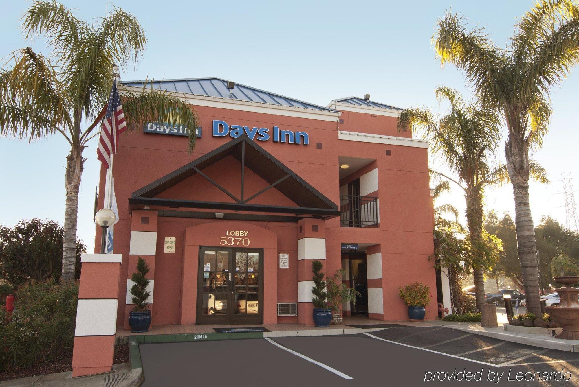 Days Inn By Wyndham Concord Luaran gambar