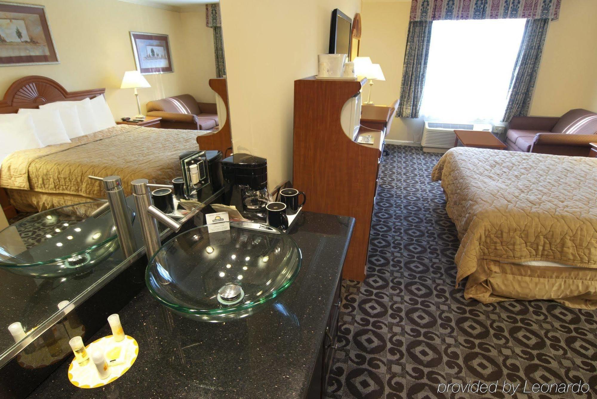 Days Inn By Wyndham Concord Luaran gambar