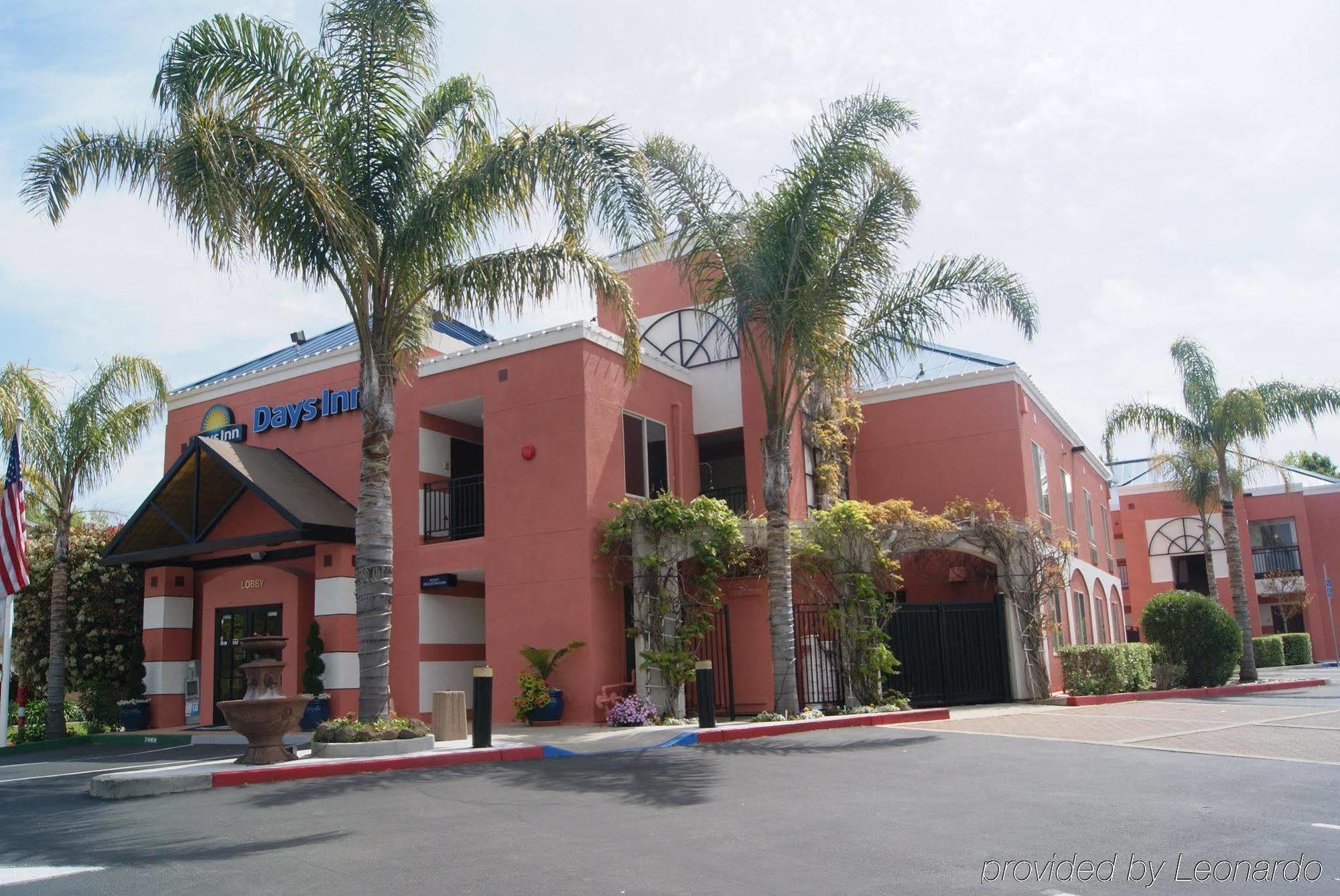 Days Inn By Wyndham Concord Servis gambar