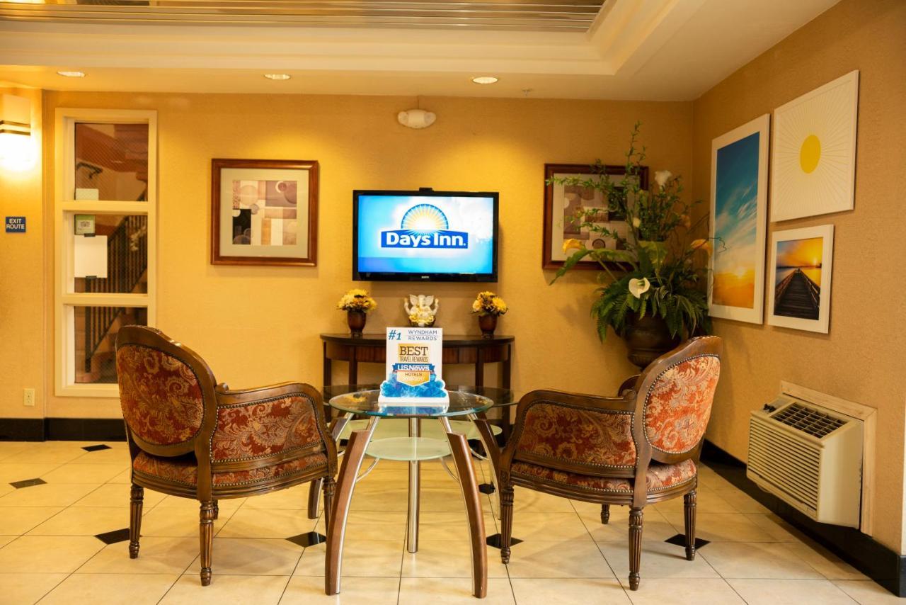 Days Inn By Wyndham Concord Luaran gambar